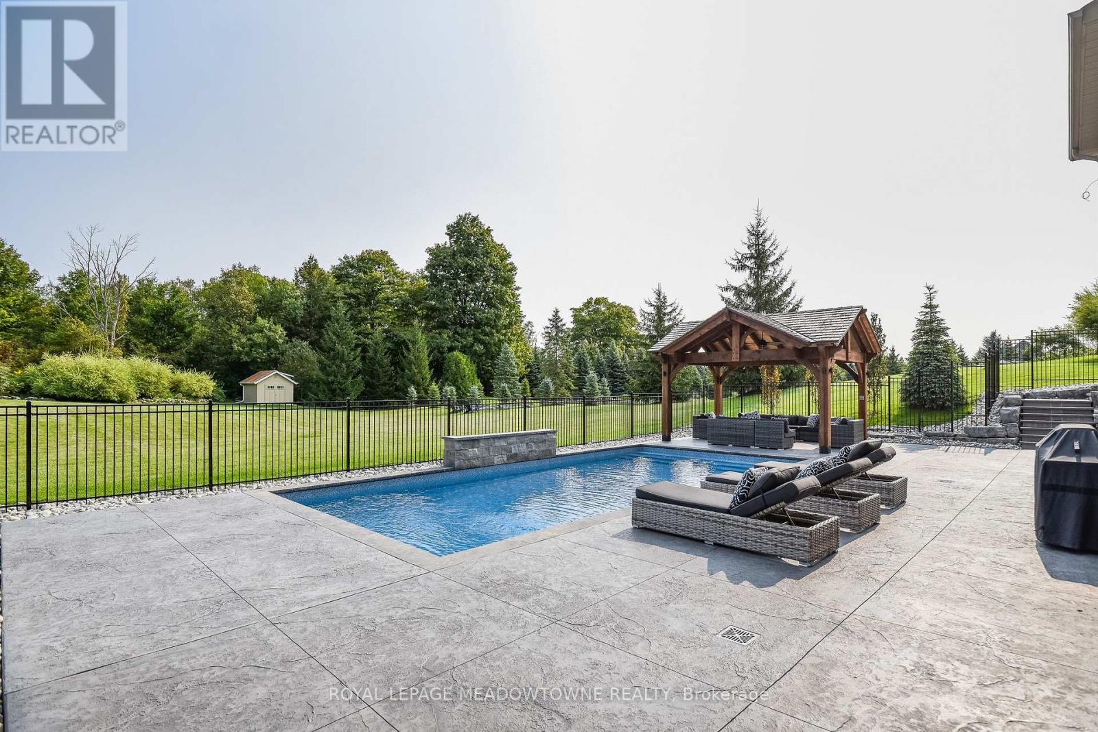 












11490 INGLIS DRIVE

,
Milton,




Ontario
L0P1B0

