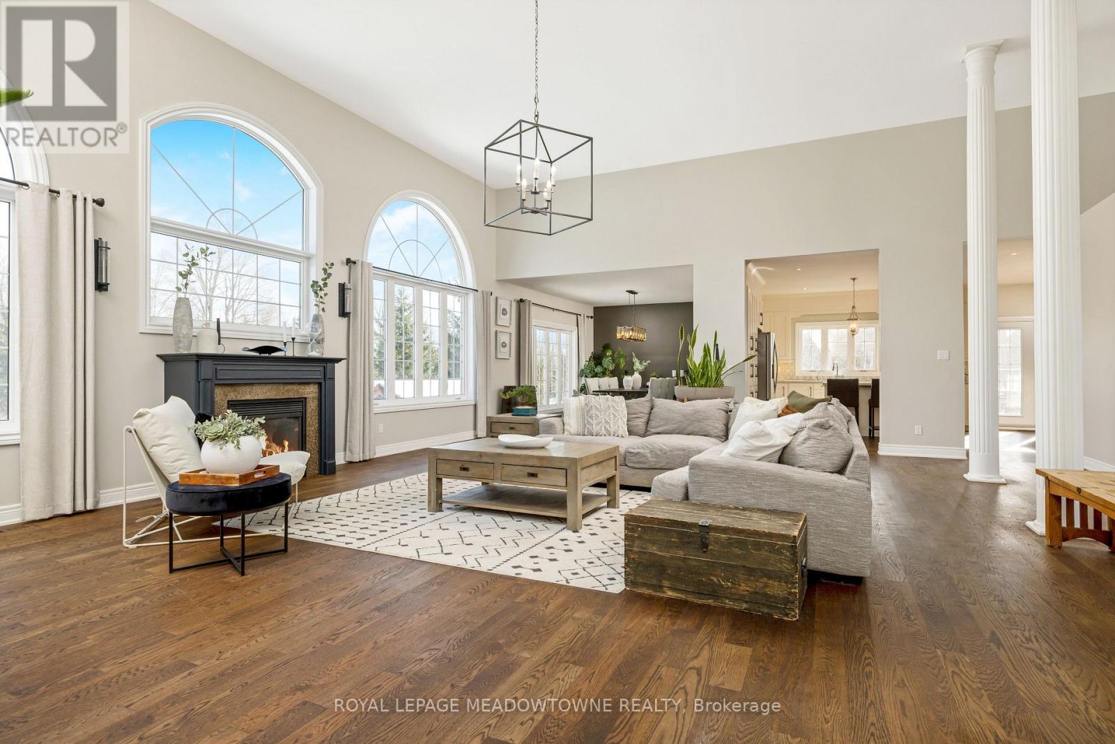 












11490 INGLIS DRIVE

,
Milton,




Ontario
L0P1B0

