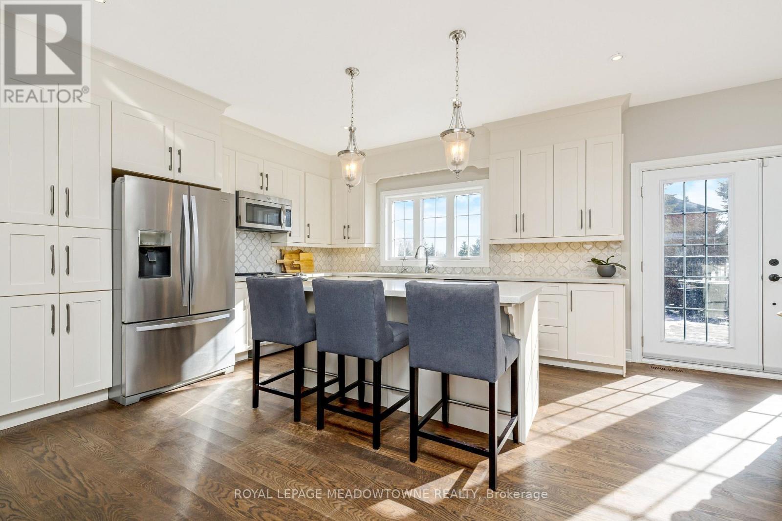 












11490 INGLIS DRIVE

,
Milton,




Ontario
L0P1B0

