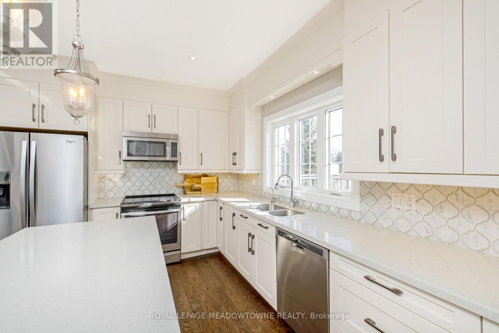 












11490 INGLIS DRIVE

,
Milton,




Ontario
L0P1B0

