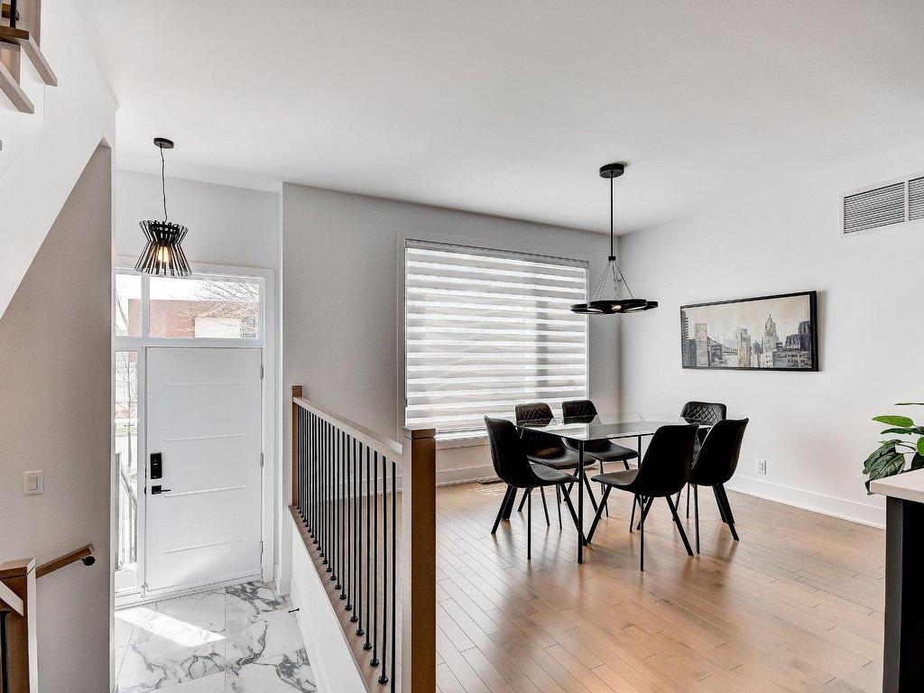 









3375


Rue Colbeck

,
Brossard,




QC
J4Z0S6

