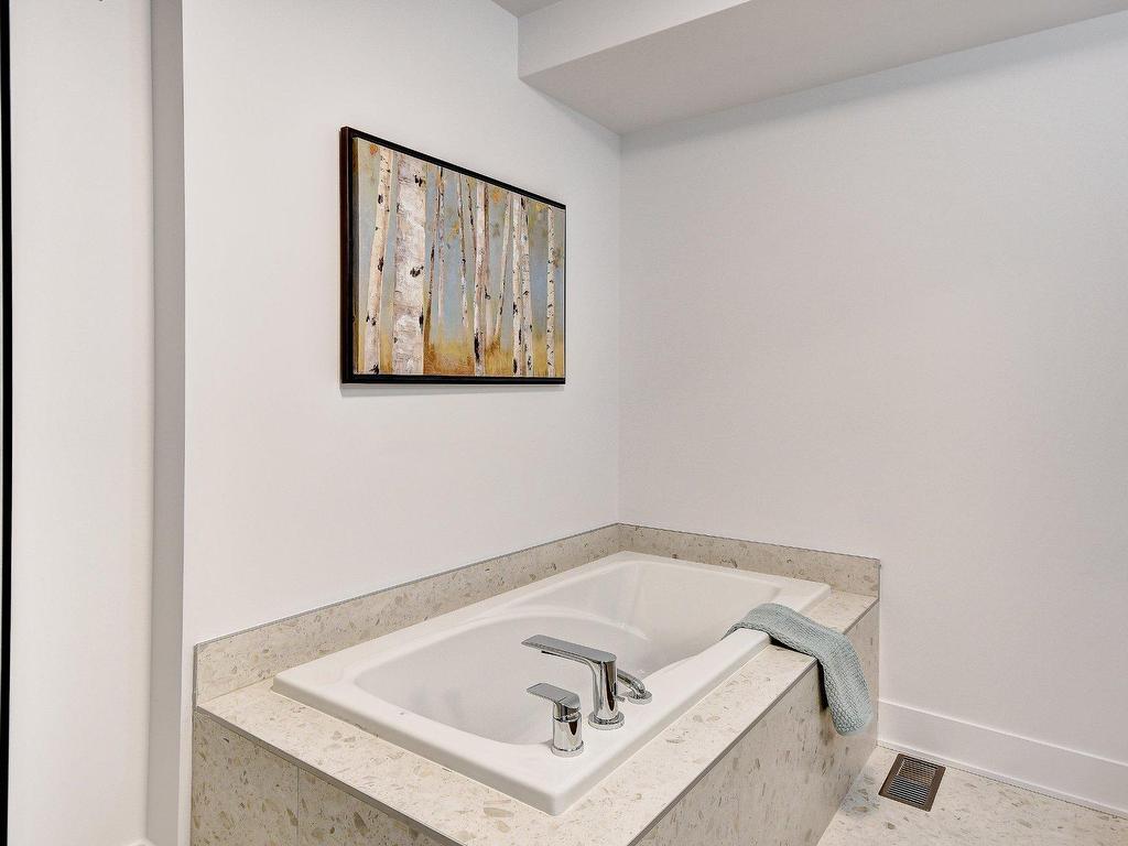 









3375


Rue Colbeck

,
Brossard,




QC
J4Z0S6

