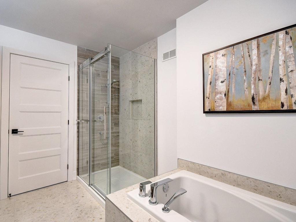 









3375


Rue Colbeck

,
Brossard,




QC
J4Z0S6

