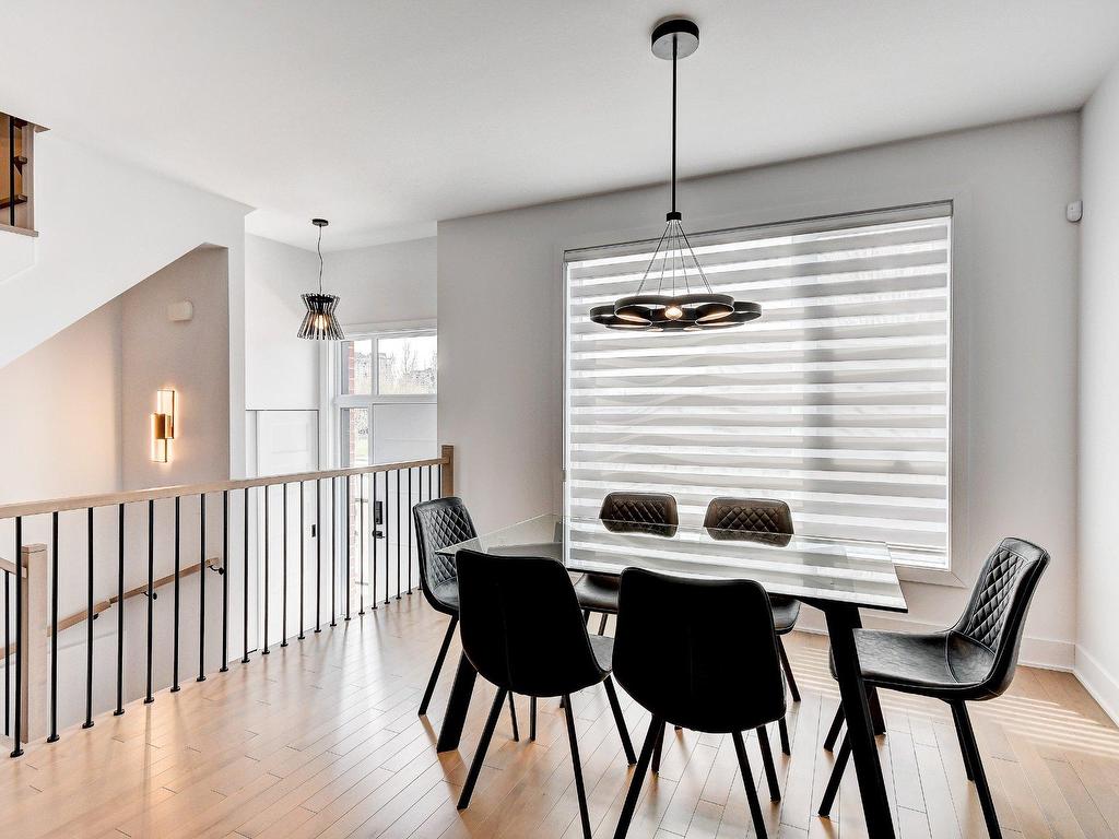 









3375


Rue Colbeck

,
Brossard,




QC
J4Z0S6

