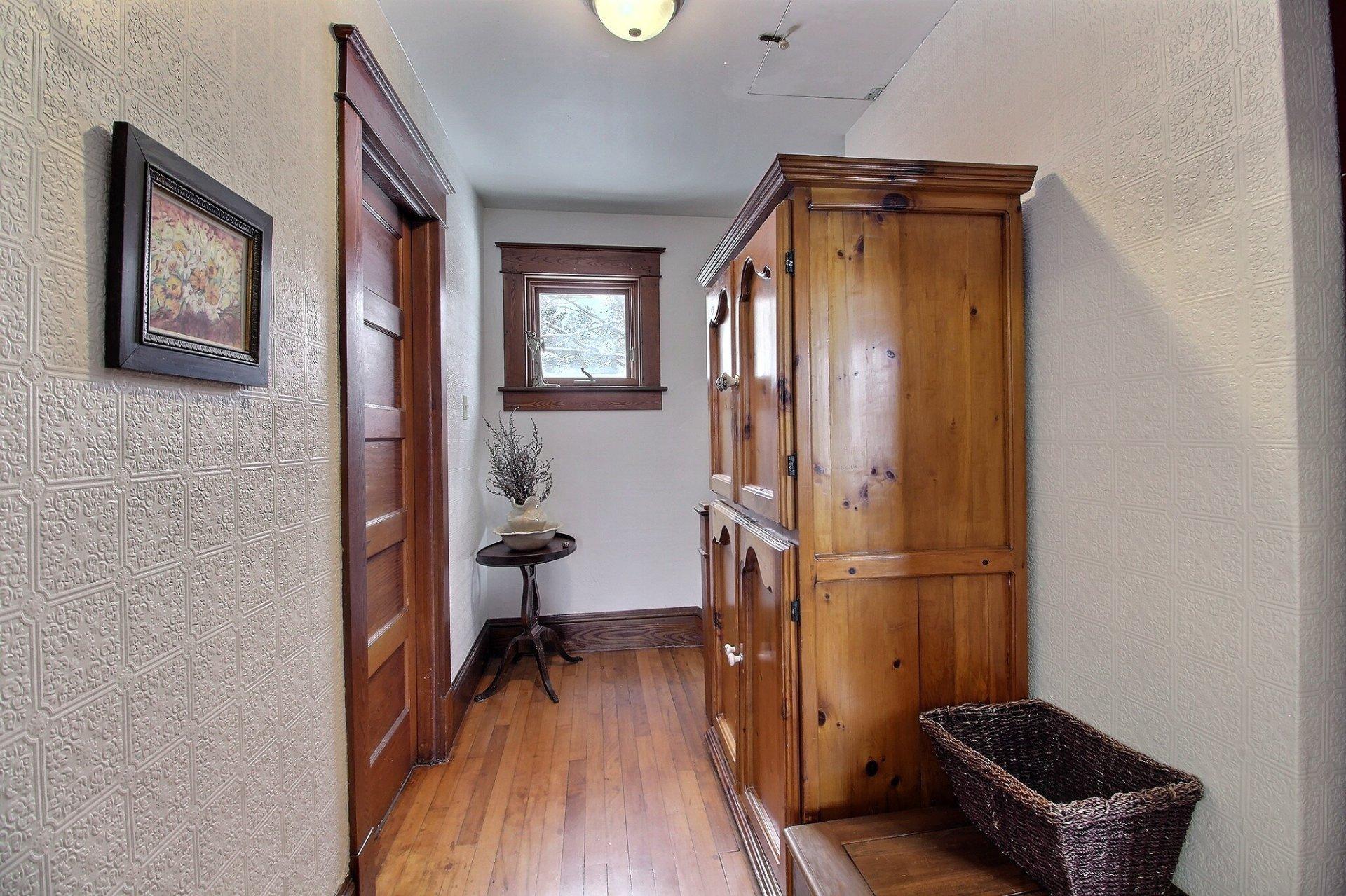 









17


Rue Clough

,
Sherbrooke (Lennoxville),




QC
J1M1V7

