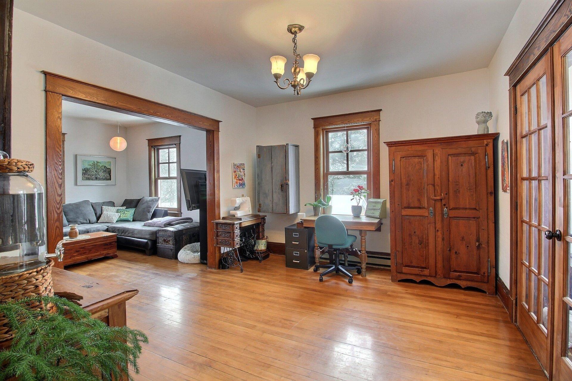 









17


Rue Clough

,
Sherbrooke (Lennoxville),




QC
J1M1V7

