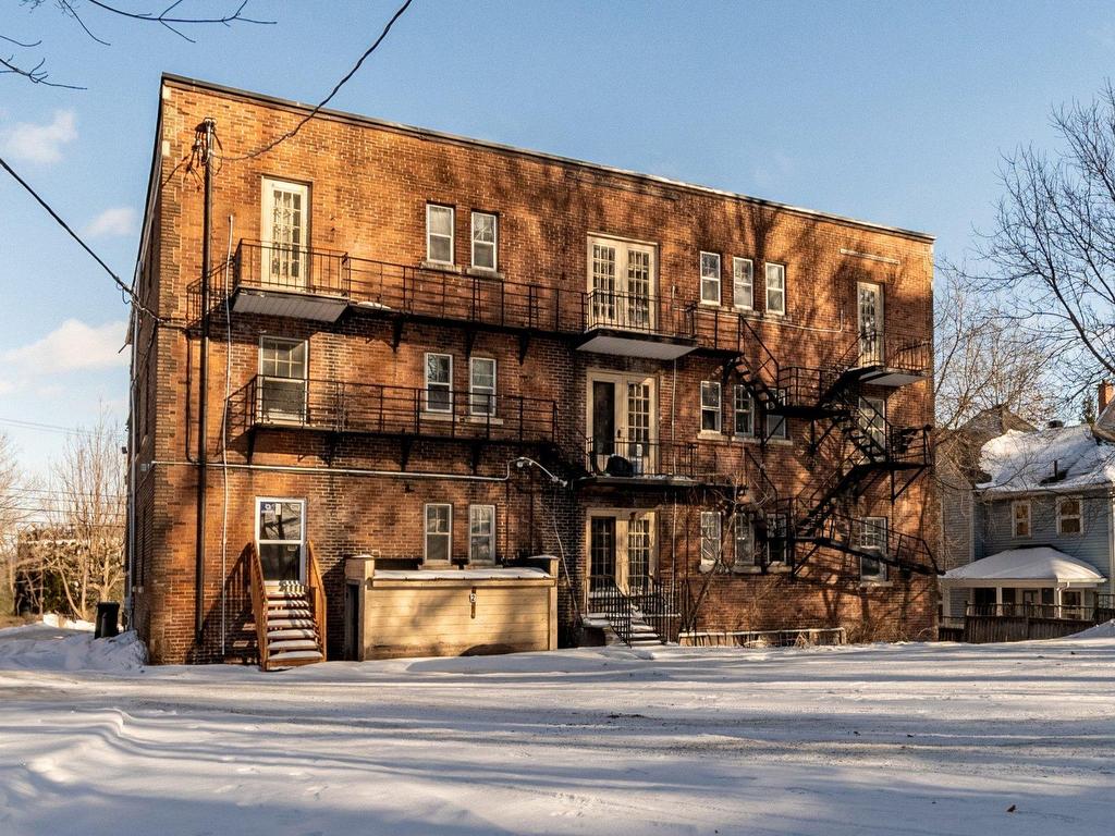 









644


Rue Prospect

, 10,
Sherbrooke (Les Nations),




QC
J1H1A8

