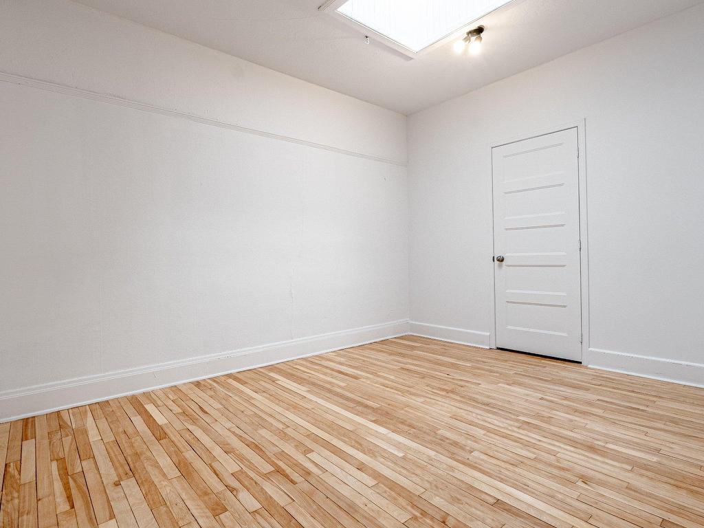 









644


Rue Prospect

, 10,
Sherbrooke (Les Nations),




QC
J1H1A8


