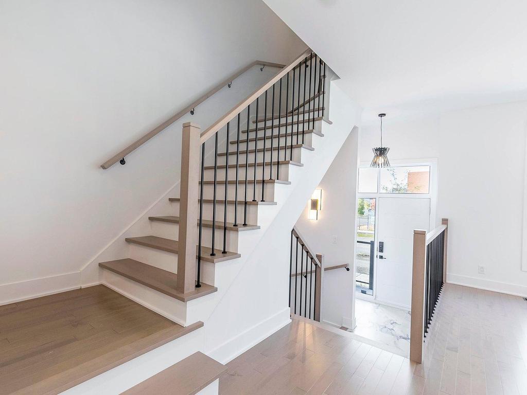 









3375Z


Rue Colbeck

,
Brossard,




QC
J4Z0S6

