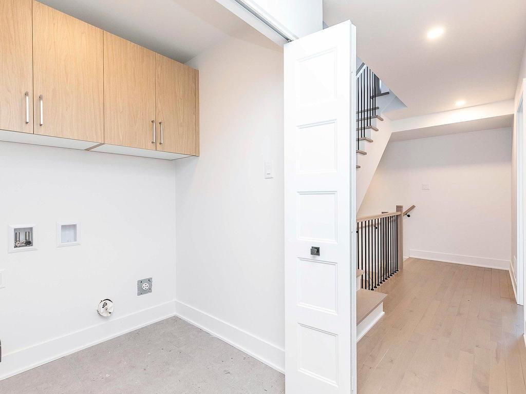 









3375Z


Rue Colbeck

,
Brossard,




QC
J4Z0S6

