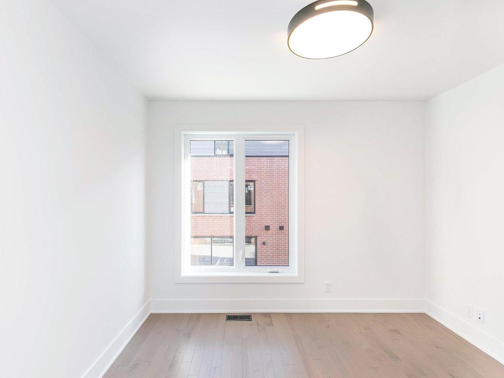 









3375Z


Rue Colbeck

,
Brossard,




QC
J4Z0S6


