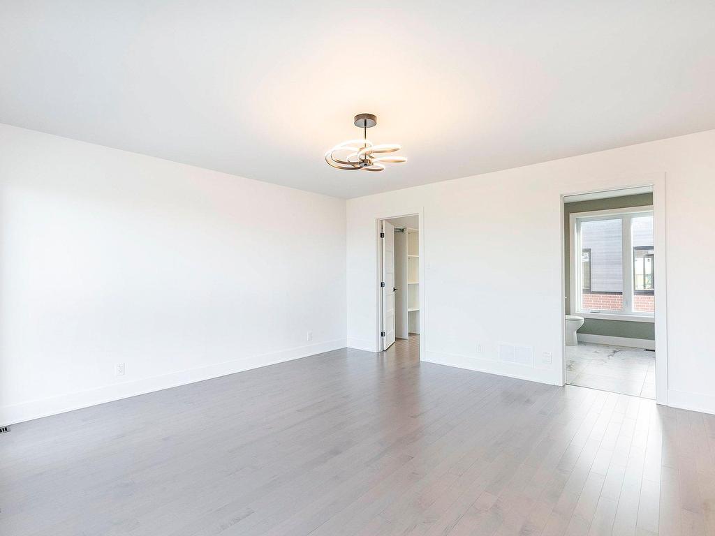 









3375Z


Rue Colbeck

,
Brossard,




QC
J4Z0S6

