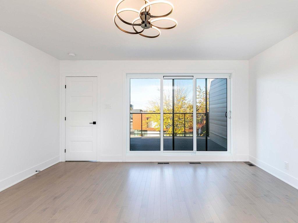 









3375Z


Rue Colbeck

,
Brossard,




QC
J4Z0S6

