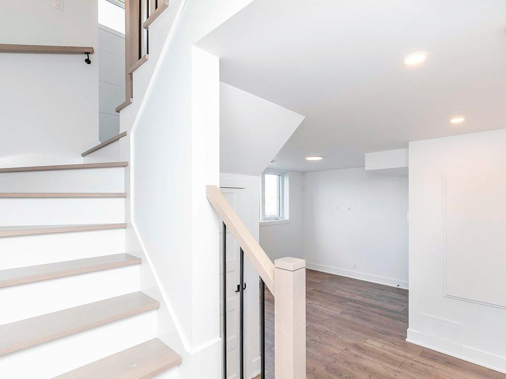 









3375Z


Rue Colbeck

,
Brossard,




QC
J4Z0S6

