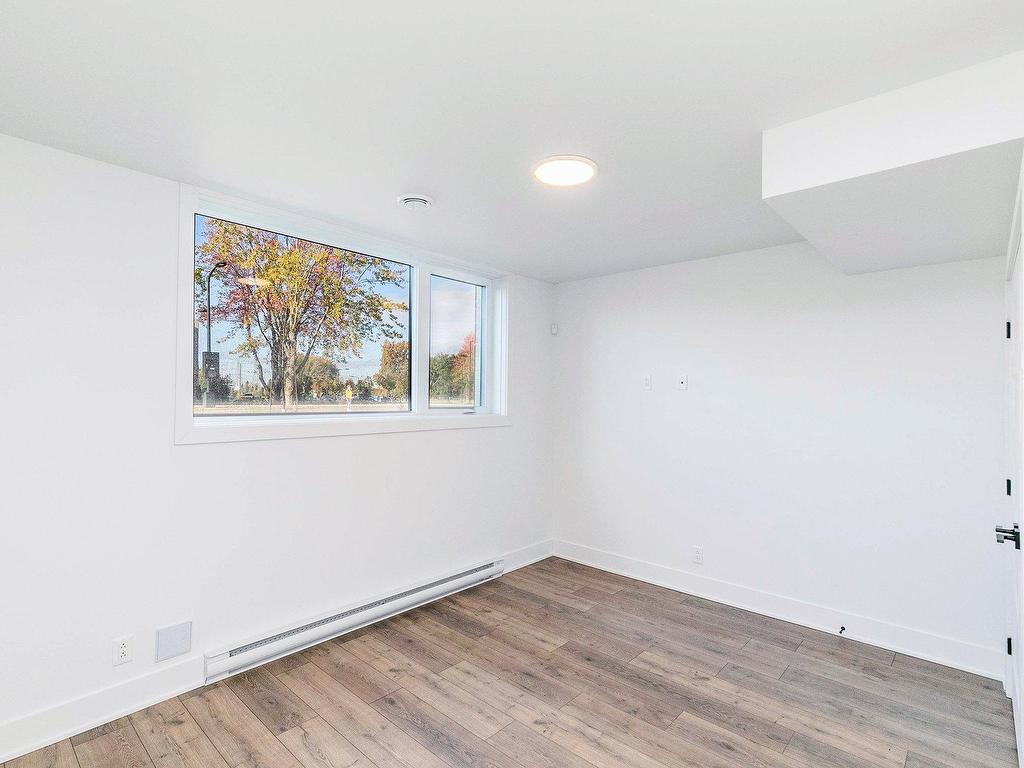 









3375Z


Rue Colbeck

,
Brossard,




QC
J4Z0S6

