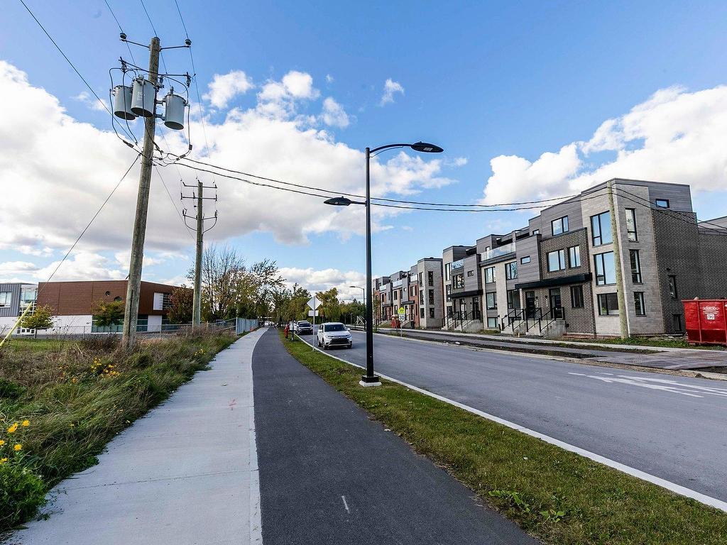 









3375Z


Rue Colbeck

,
Brossard,




QC
J4Z0S6

