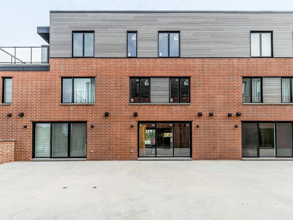 









3375Z


Rue Colbeck

,
Brossard,




QC
J4Z0S6

