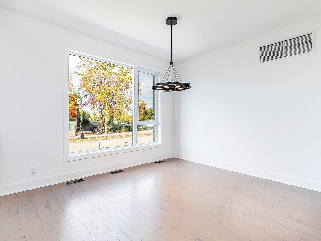 









3375Z


Rue Colbeck

,
Brossard,




QC
J4Z0S6


