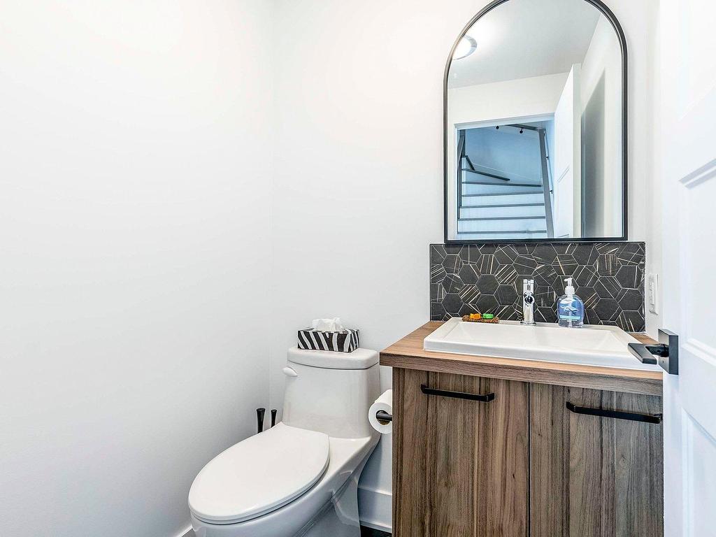 









3375Z


Rue Colbeck

,
Brossard,




QC
J4Z0S6

