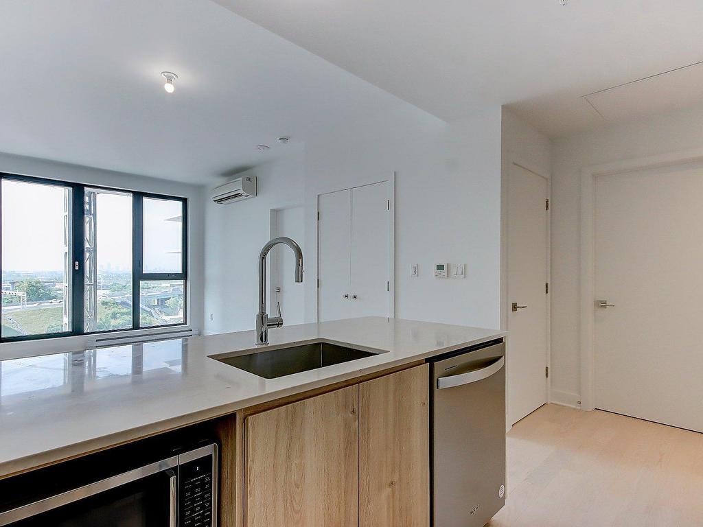 









200


Rue Marie-Charles-Le Moyne

, 1120,
Longueuil (Le Vieux-Longueuil),




QC
J4K8C2

