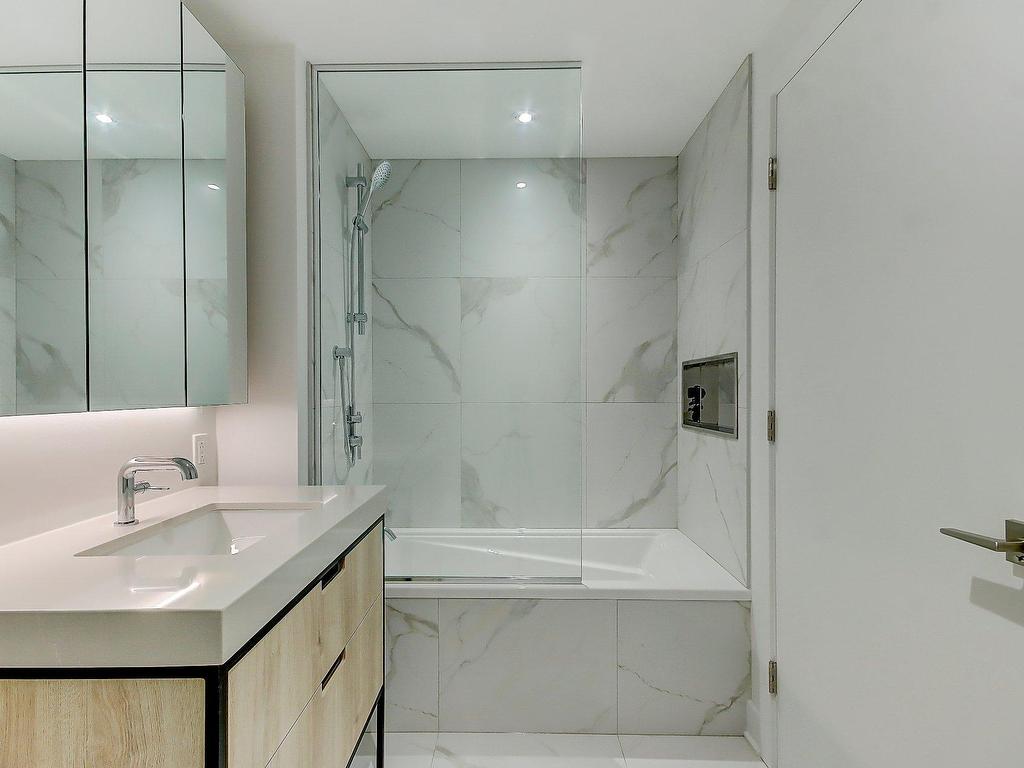 









200


Rue Marie-Charles-Le Moyne

, 1120,
Longueuil (Le Vieux-Longueuil),




QC
J4K8C2

