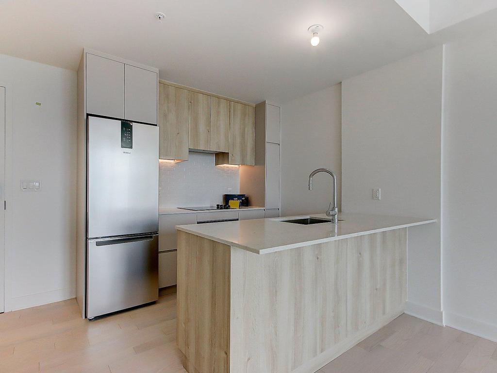 









200


Rue Marie-Charles-Le Moyne

, 1120,
Longueuil (Le Vieux-Longueuil),




QC
J4K8C2

