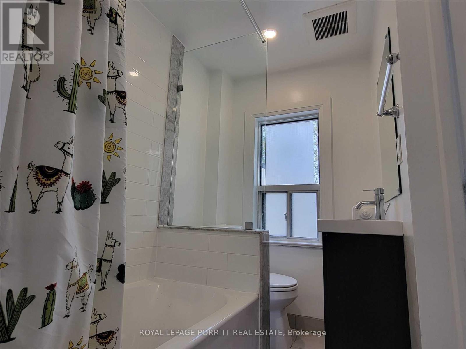 












#3 - 3465 LAKE SHORE BOULEVARD W

,
Toronto,




Ontario
M8W1N2

