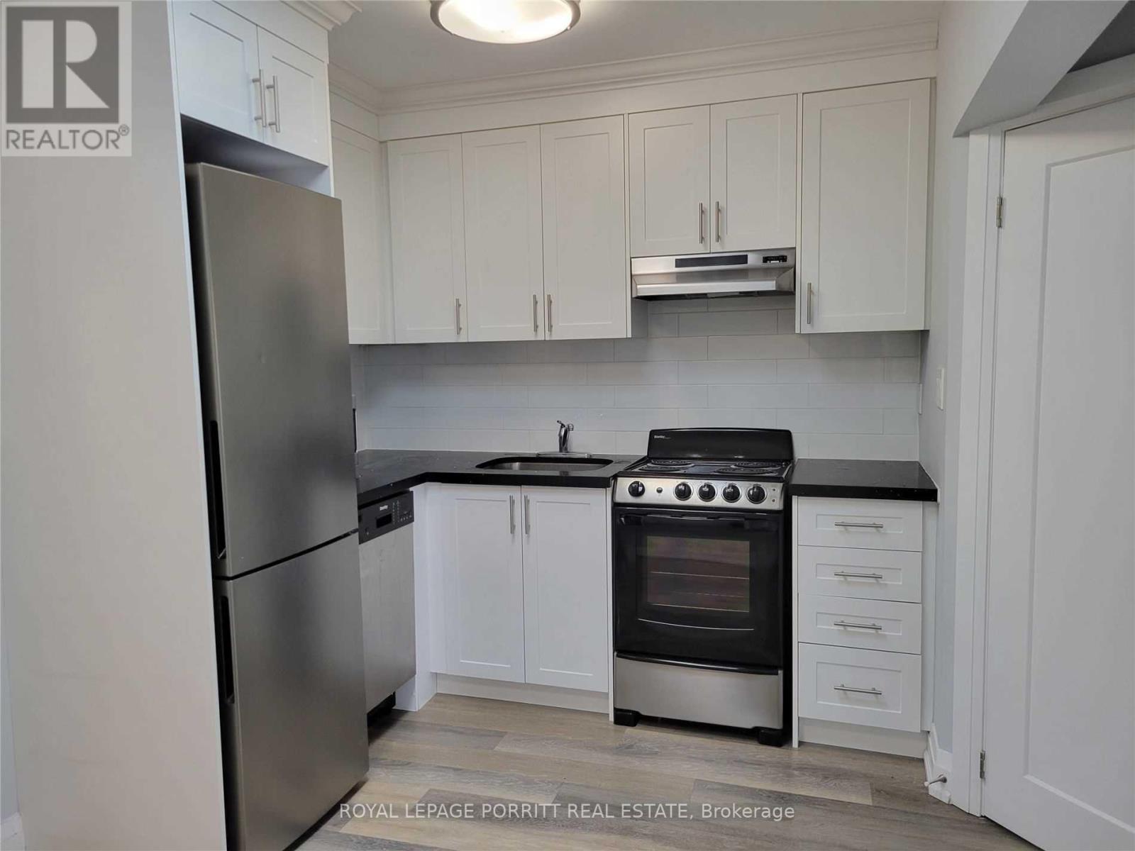 












#3 - 3465 LAKE SHORE BOULEVARD W

,
Toronto,




Ontario
M8W1N2

