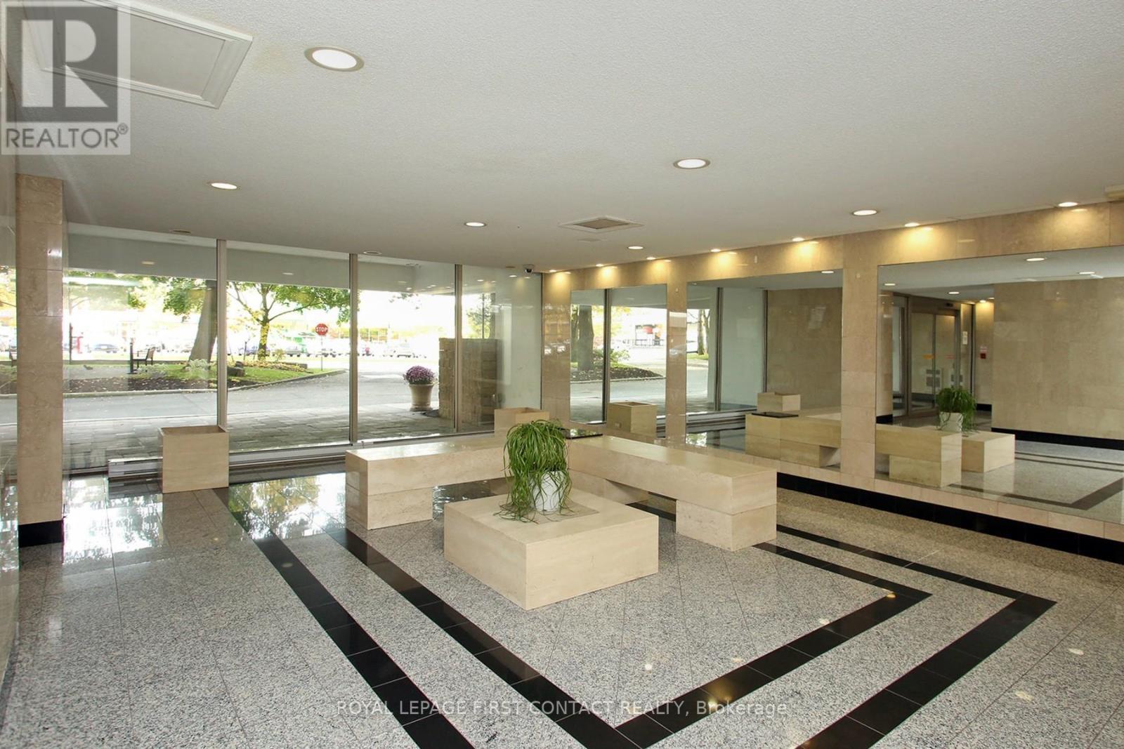 












102 - 1 ROYAL ORCHARD BOULEVARD

,
Markham,




Ontario
L3T3C2

