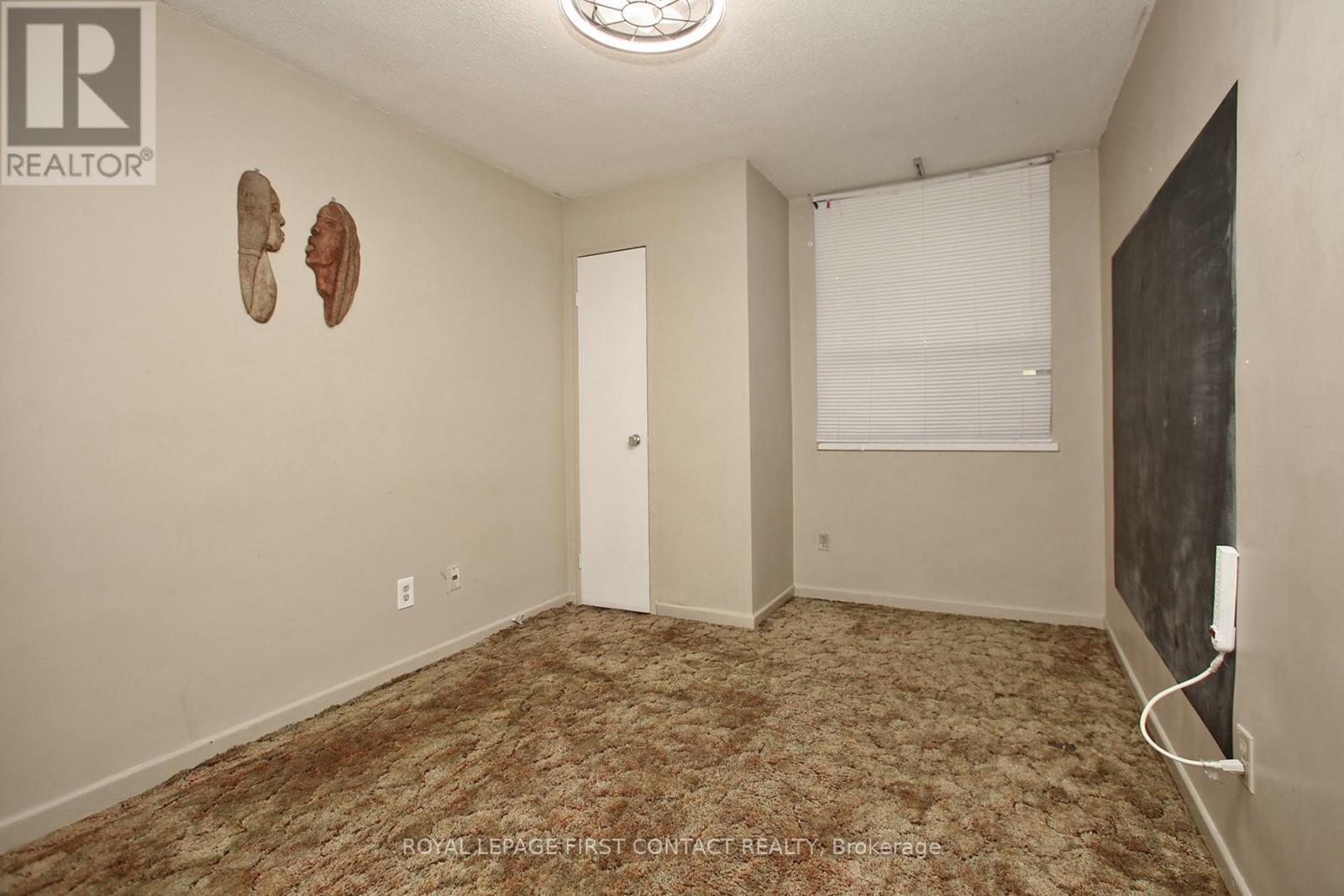












102 - 1 ROYAL ORCHARD BOULEVARD

,
Markham,




Ontario
L3T3C2

