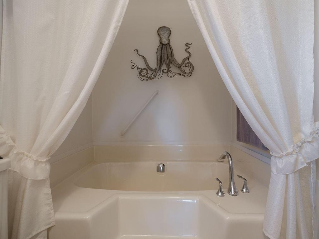 









5150


Christie

Rd, 27,
Ladysmith,




BC
V9G 1J2

