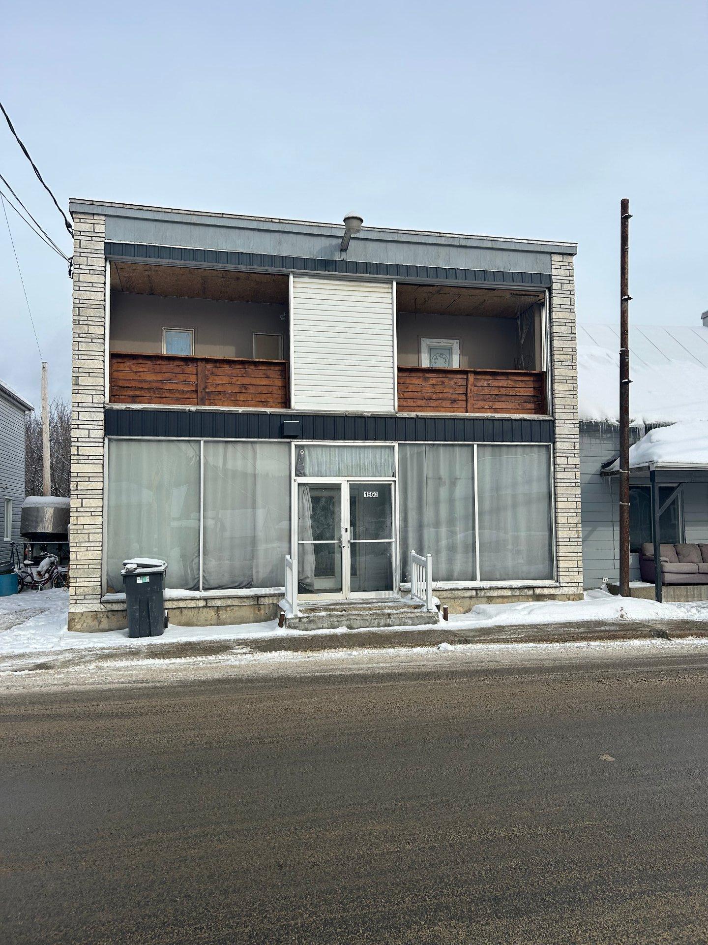 









1548

 - 1552


Rue Principale

,
Saint-Côme,




QC
J0K2B0

