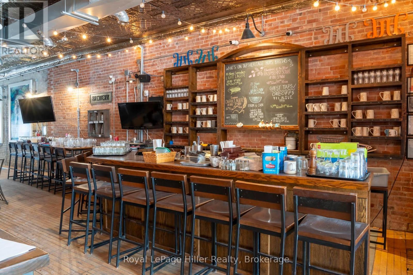 












21 MARKET PLACE

,
Stratford,




Ontario
N5A1A4

