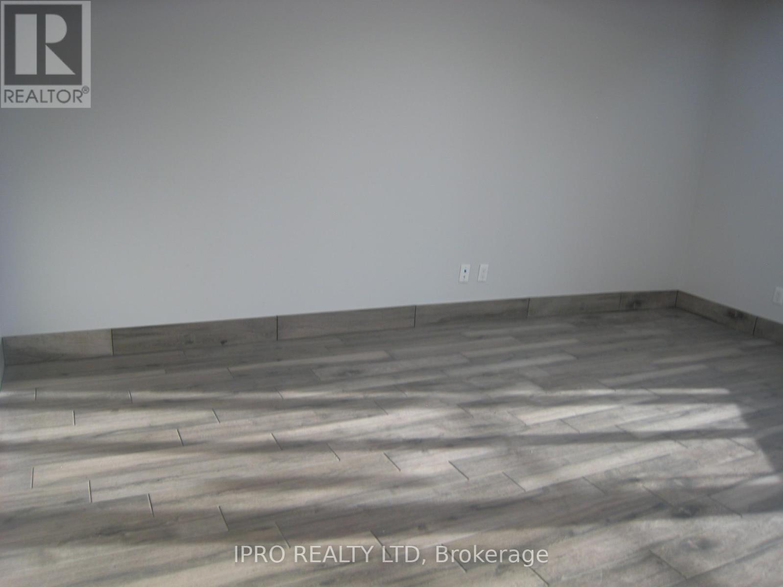 












6 - 217 SPEERS ROAD

,
Oakville,




Ontario
L6K0J3

