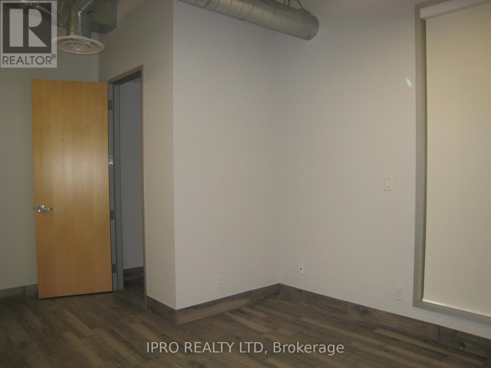 












6 - 217 SPEERS ROAD

,
Oakville,




Ontario
L6K0J3

