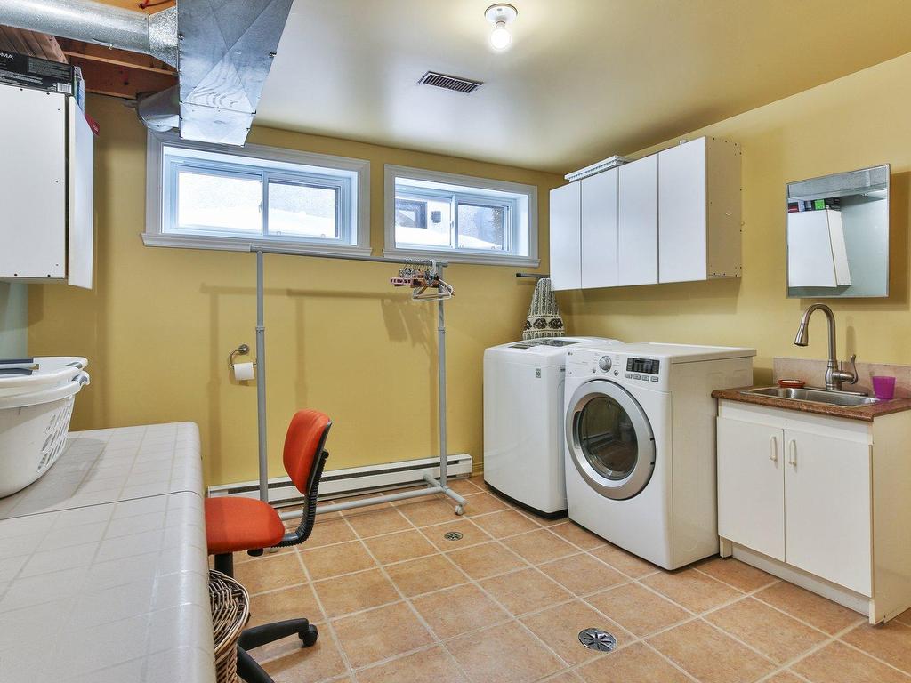 









1112


Rue Henri-Laflamme

,
Saint-Jean-sur-Richelieu,




QC
J2X5H2

