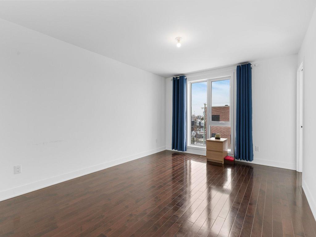 









1063


Rue Jacqueline-Sicotte

,
Montréal (LaSalle),




QC
H8N0G3


