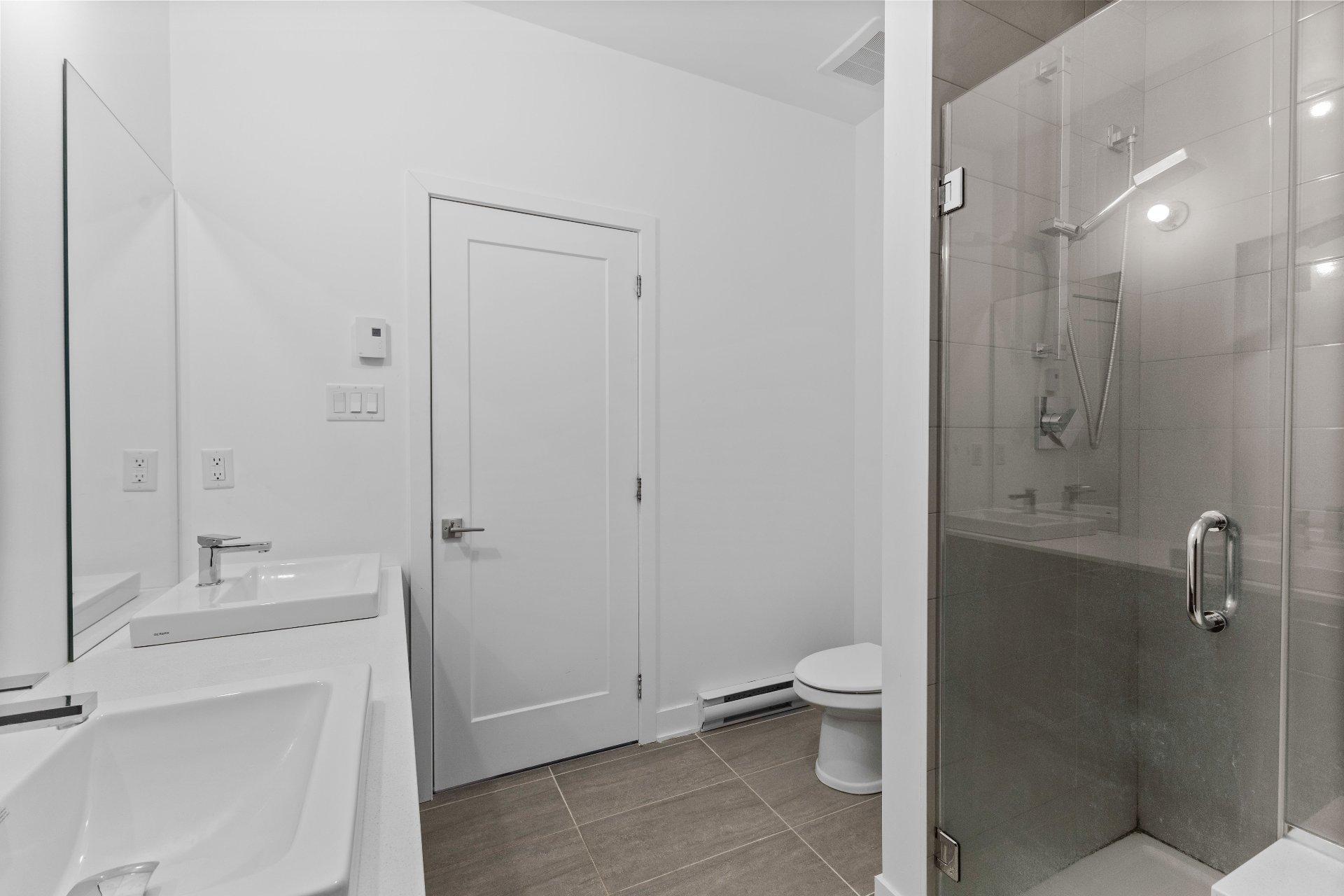 









1063


Rue Jacqueline-Sicotte

,
Montréal (LaSalle),




QC
H8N0G3

