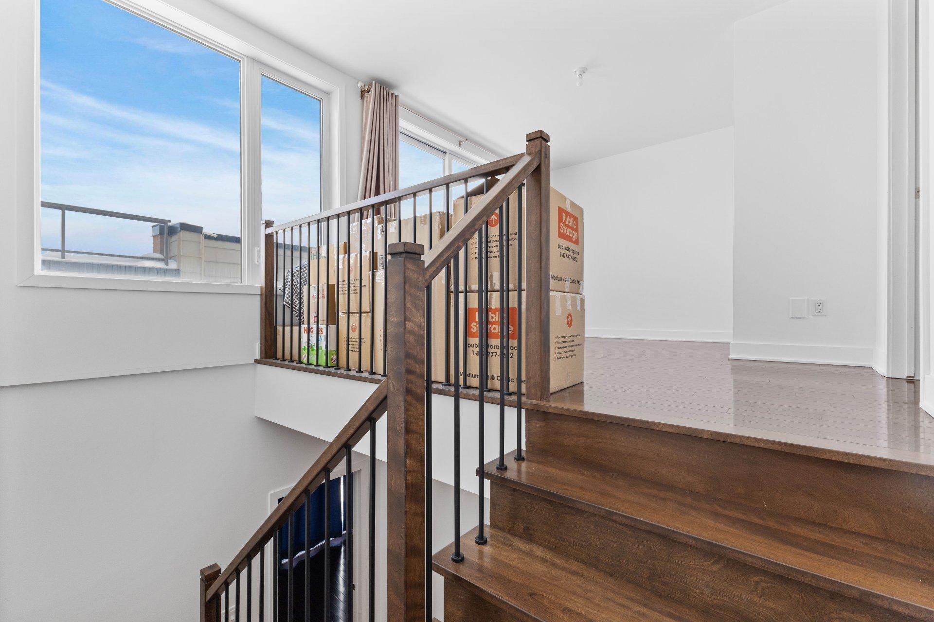 









1063


Rue Jacqueline-Sicotte

,
Montréal (LaSalle),




QC
H8N0G3

