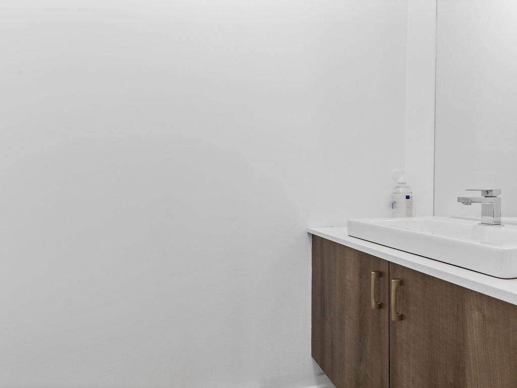 









1063


Rue Jacqueline-Sicotte

,
Montréal (LaSalle),




QC
H8N0G3

