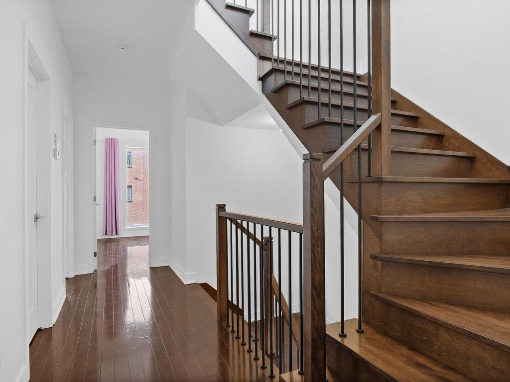 









1063


Rue Jacqueline-Sicotte

,
Montréal (LaSalle),




QC
H8N0G3

