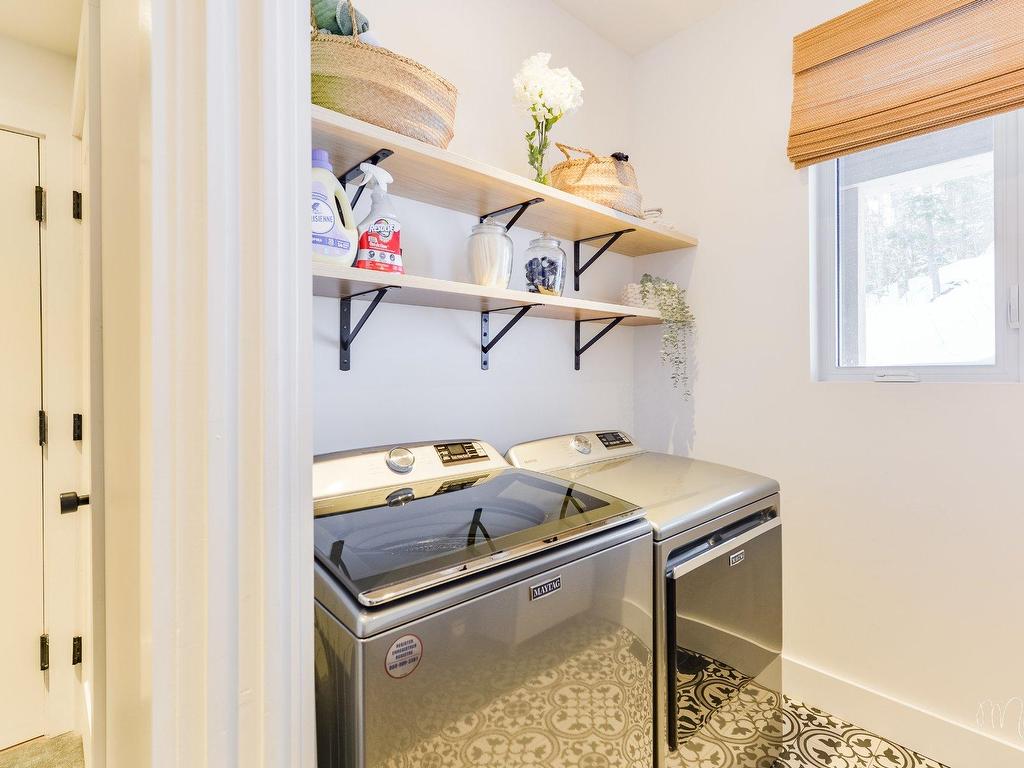 









418


Ch. du Lac-Cardin

,
Lantier,




QC
J0T1V0

