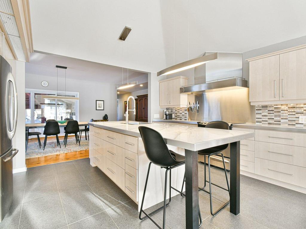 









104


Rue du Bonniebrook

,
Saint-Colomban,




QC
J5K1S1


