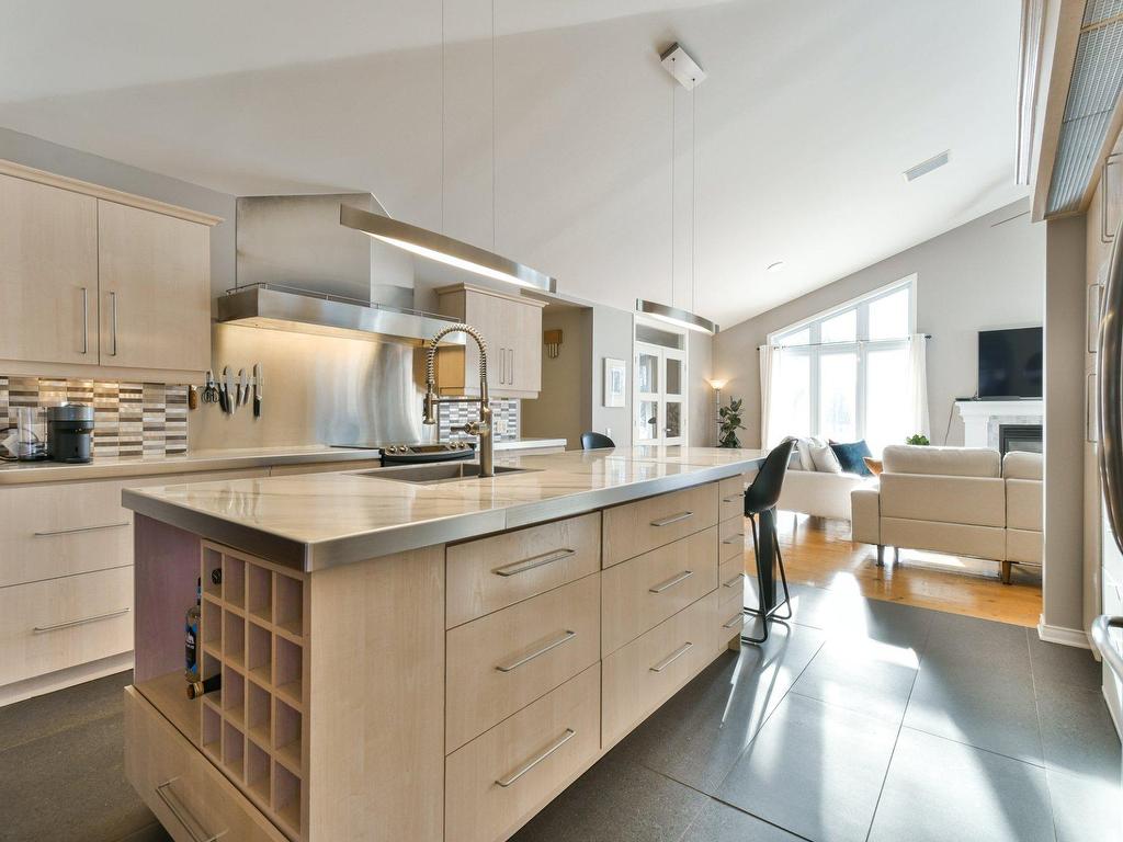 









104


Rue du Bonniebrook

,
Saint-Colomban,




QC
J5K1S1

