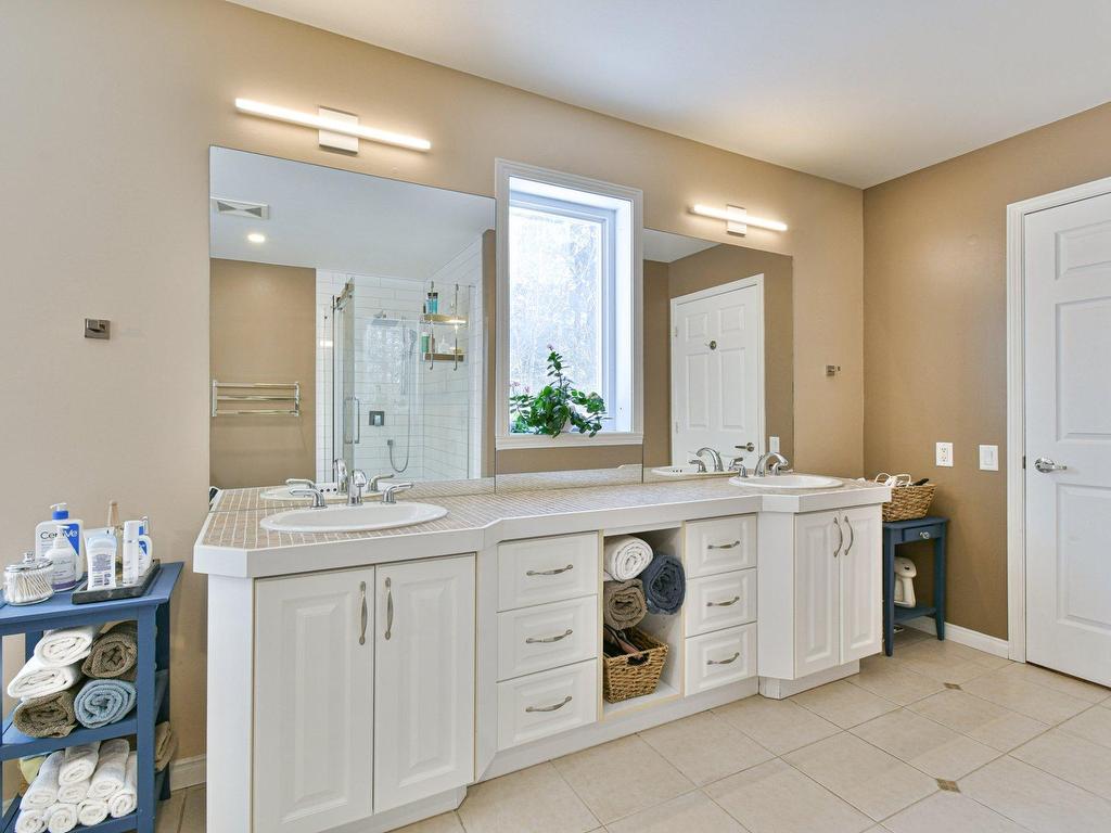 









104


Rue du Bonniebrook

,
Saint-Colomban,




QC
J5K1S1

