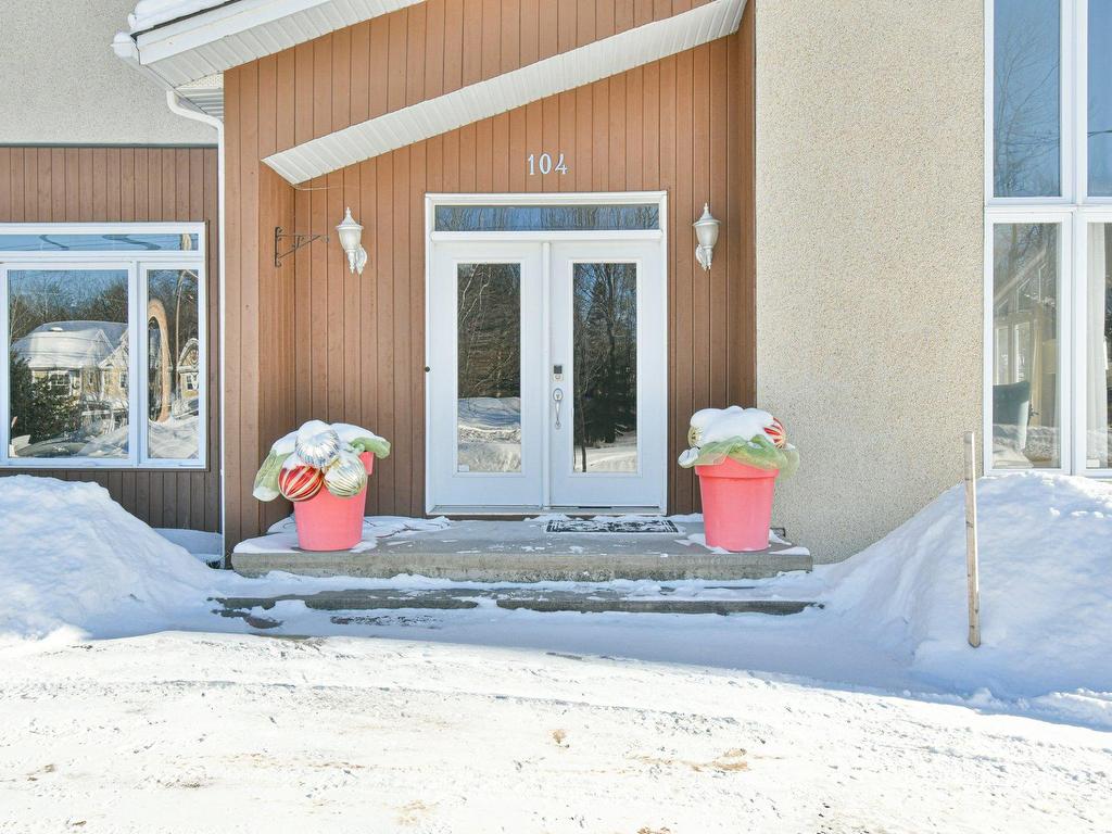 









104


Rue du Bonniebrook

,
Saint-Colomban,




QC
J5K1S1

