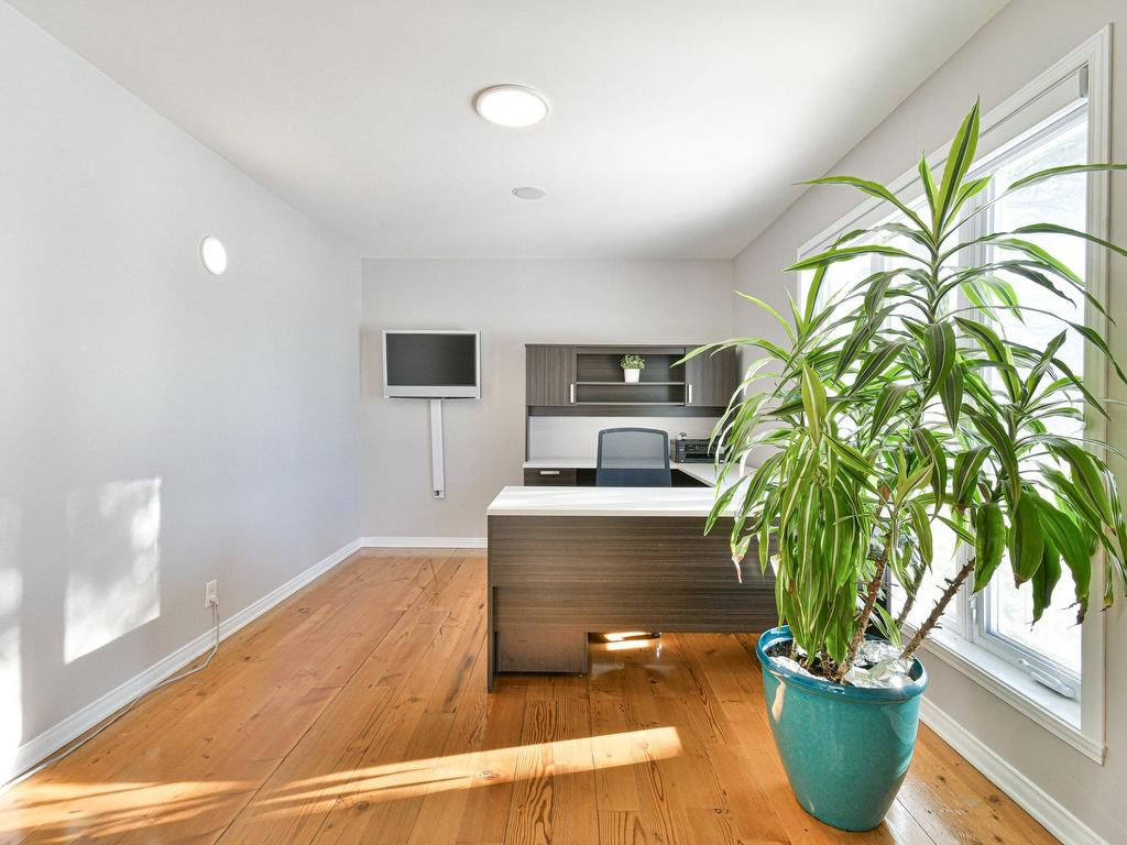 









104


Rue du Bonniebrook

,
Saint-Colomban,




QC
J5K1S1

