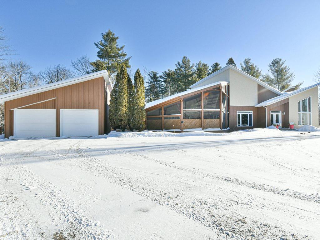 









104


Rue du Bonniebrook

,
Saint-Colomban,




QC
J5K1S1


