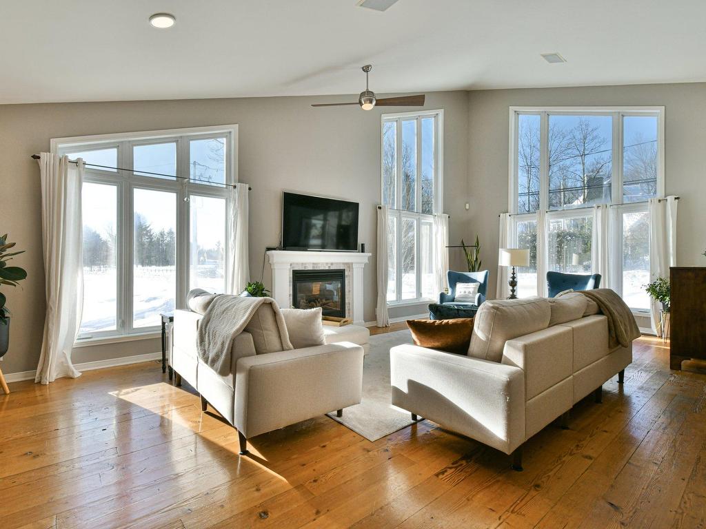 









104


Rue du Bonniebrook

,
Saint-Colomban,




QC
J5K1S1

