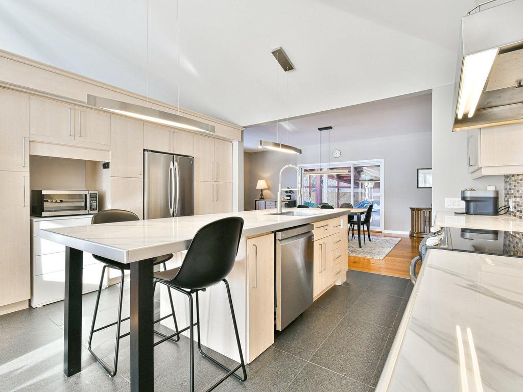 









104


Rue du Bonniebrook

,
Saint-Colomban,




QC
J5K1S1

